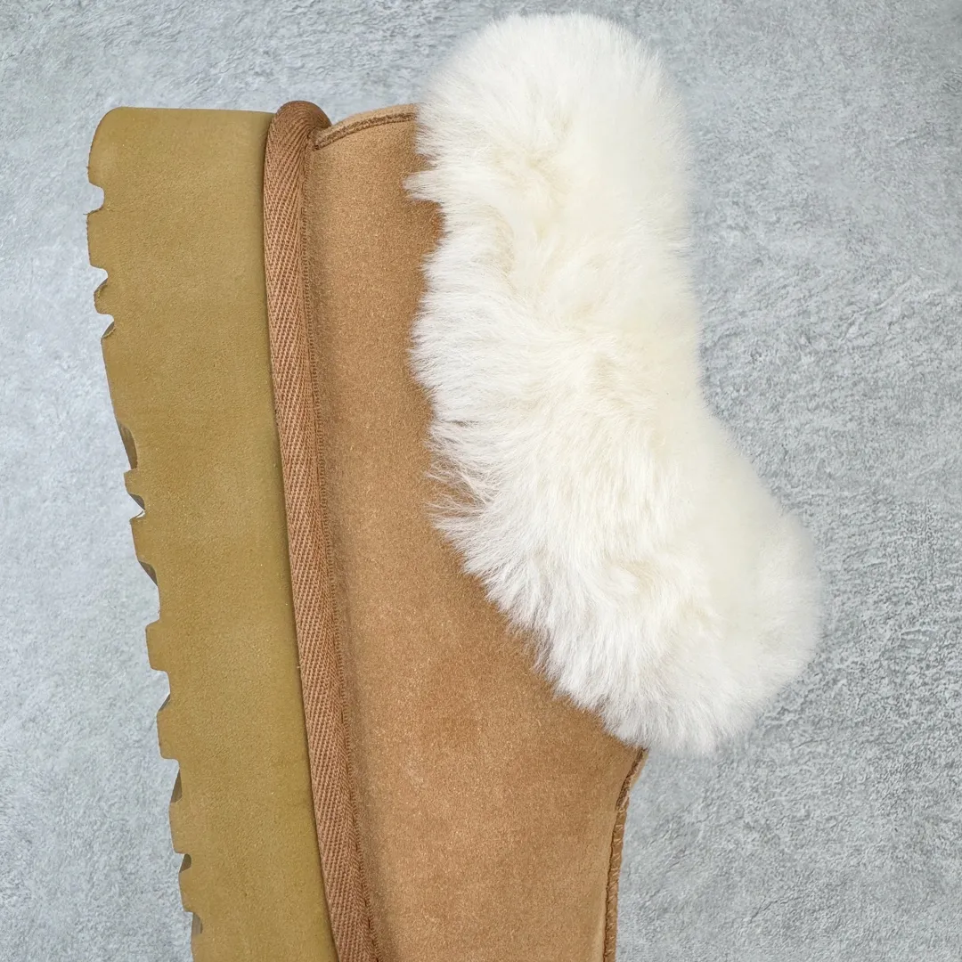 Pick up locally 💰520 UGG 4810H Tatsu special thick-soled autumn and winter sheep fur integrated snow boots. All shoes are made of ZP same factory. Longfeng A-grade Australian imported sheep fur integrated brand OEM production line. Fully follow the ZP process. OEM original pattern maker. Adhering to the principle of no original shoes and no development selection. Pay attention to every detail. The most authentic version on the market TREADLITE "Light Wing" technology outsole Lightweight/durable/flexible/pile size: 35 36 37 38 39 40 Coding: by2936080